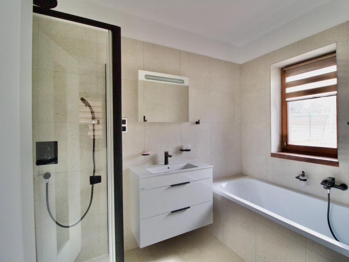 Apartman Uprostred Trojuhelniku Praha - Karlovy Vary - Plzen Kolesovice ภายนอก รูปภาพ