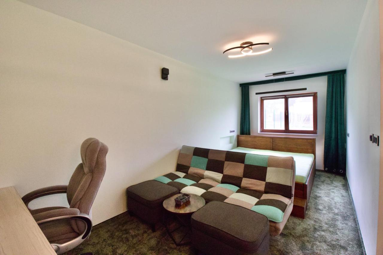Apartman Uprostred Trojuhelniku Praha - Karlovy Vary - Plzen Kolesovice ภายนอก รูปภาพ