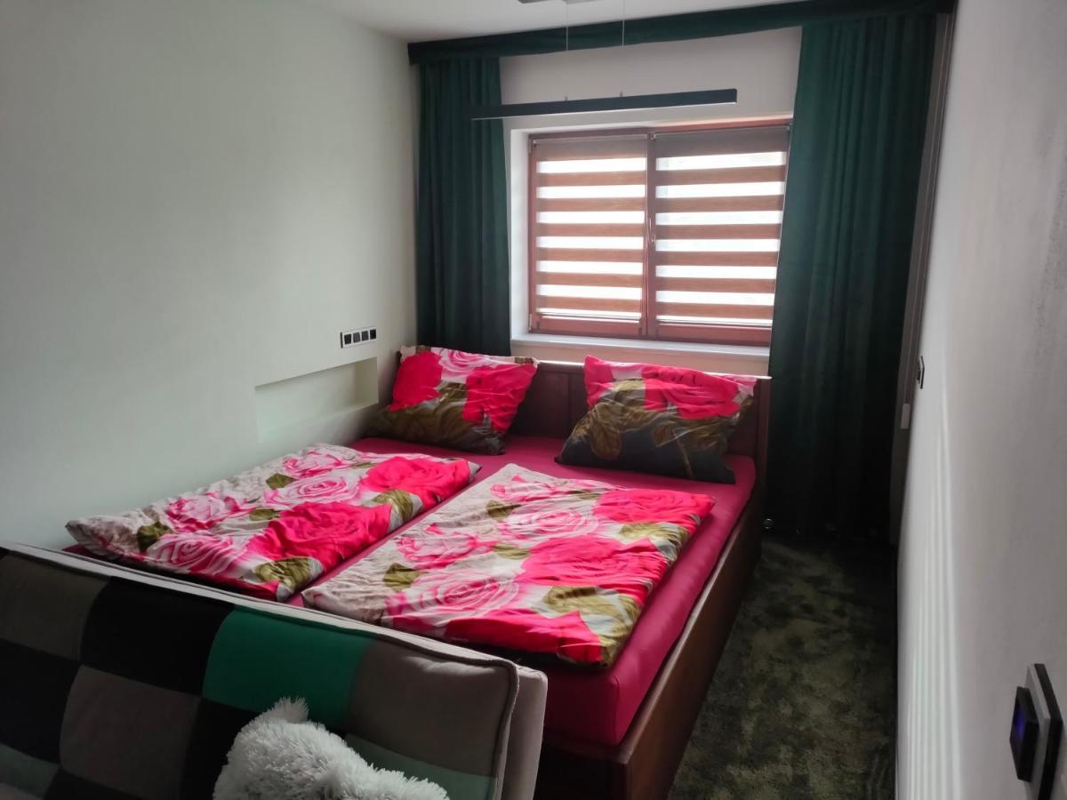 Apartman Uprostred Trojuhelniku Praha - Karlovy Vary - Plzen Kolesovice ภายนอก รูปภาพ